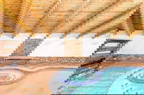Foto 9 - Honeypot by Avantstay Indoor Pool & Hot Tub