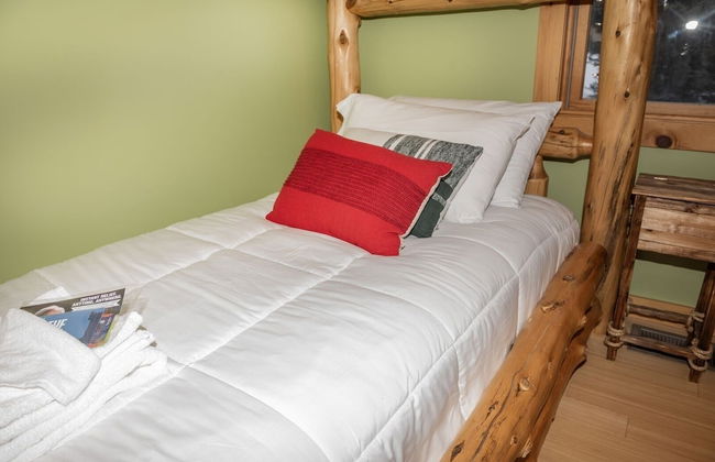 The Whimsical Chalet 3 Bedroom Chalet by RedAwning - Foto 7