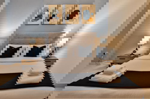Foto 2 - One Bed With Balcony Views by Belvilla