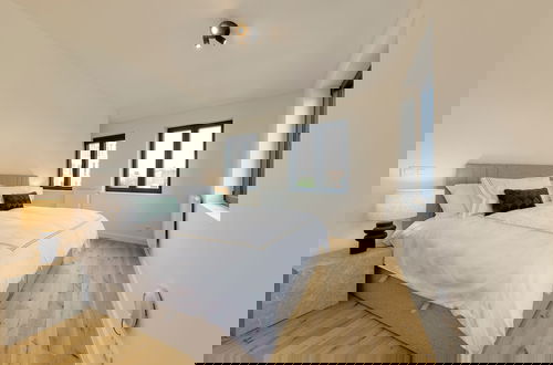 Photo 10 - Designer flat 3BR & Mini Golf