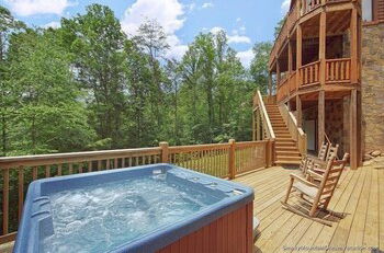 Photo 12 - 5 O' Clock Somewhere 3 Bedroom Cabin by RedAwning