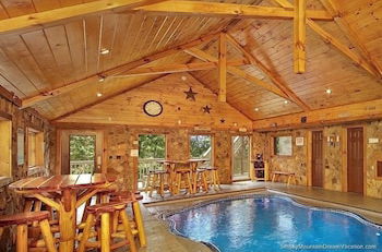 Photo 10 - 5 O' Clock Somewhere 3 Bedroom Cabin by RedAwning