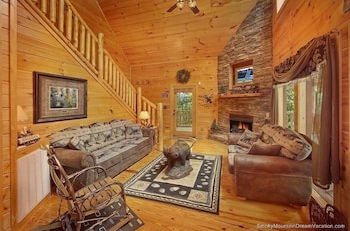 Photo 8 - 5 O' Clock Somewhere 3 Bedroom Cabin by RedAwning