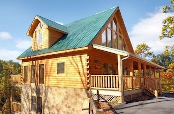 Photo 21 - 5 O' Clock Somewhere 3 Bedroom Cabin by RedAwning