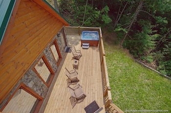 Photo 19 - 5 O' Clock Somewhere 3 Bedroom Cabin by RedAwning