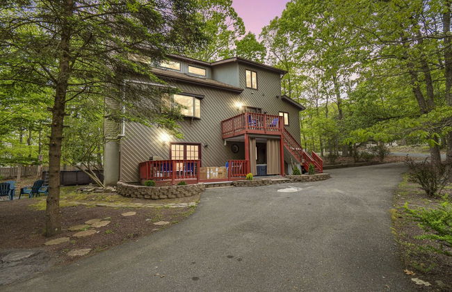Pocono Escape - Cozy 5br - Sauna-billiard 5 Bedroom Home by RedAwning - Foto 46