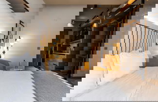 Photo 3 - w Modern Loft in Unique Building