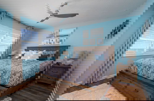 Foto 3 - Spectacular Gulf Front Corner Unit 2 Bedroom Condo by RedAwning