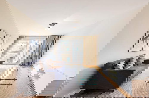 Photo 15 - Modern Apartment With Balcony