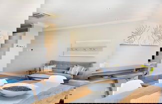Foto 3 - Stylish 2 Bedroom Apartment in Camps Bay Asilvertide