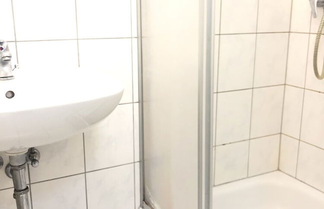 Quiet Apartment in Middle of City Centre - Photo 6