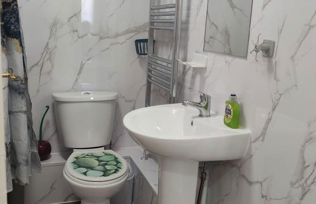 Apartment - Sleeps 5 - Parking - Station Close - Foto 7