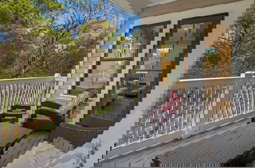Foto 44 - 4 Minutes to Beach + Community Pool ~ Stunning Modern Home for 12