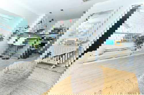 Foto 15 - 1br/1ba, A Minutes Walk From the Beach!