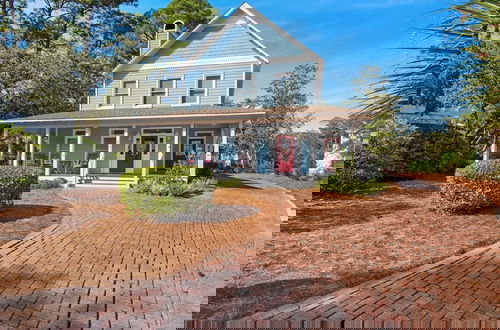 Foto 50 - Spacious 3br, Dreamy Backyard, 2 Pools, 6-min Stroll to Beach