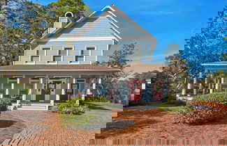 Foto 1 - Spacious 3br, Dreamy Backyard, 2 Pools, 6-min Stroll to Beach