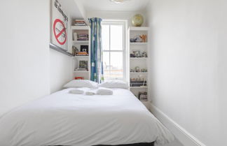 Foto 1 - Charming 2BD Hideaway - Caledonian Road, Camden