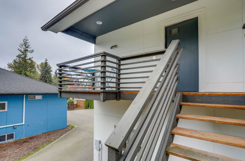 Photo 24 - Modern Tukwila Apartment w/ Balcony Near Airport