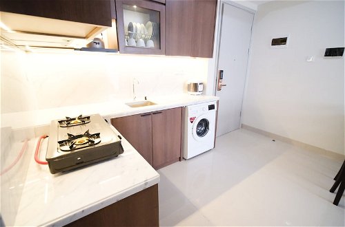 Photo 12 - Simple And Clean 2Br At Grand Sungkono Lagoon Apartment