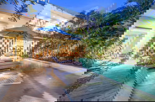 Foto 3 - Luxury 4BR Haven, Steps to Canggu's Beach Elegance