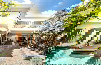 Foto 1 - Luxury 4BR Haven, Steps to Canggu's Beach Elegance