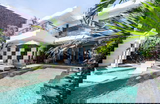 Foto 3 - Luxury 4BR Haven, Steps to Canggu's Beach Elegance