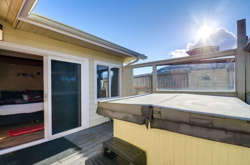 Photo 15 - Pet-friendly Washington Retreat w/ Hot Tub & Deck