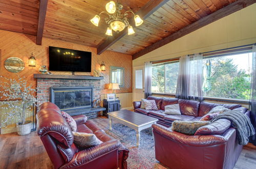 Photo 1 - Pet-friendly Washington Retreat w/ Hot Tub & Deck