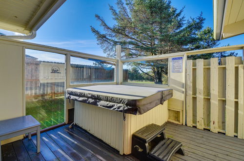 Photo 17 - Pet-friendly Washington Retreat w/ Hot Tub & Deck