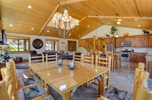 Foto 42 - Elegant & Luxury Big Bear Cabin - Walk to the Lake