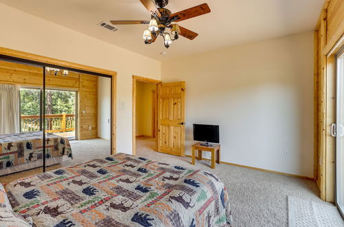 Photo 11 - Elegant & Luxury Big Bear Cabin - Walk to the Lake