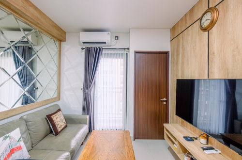 Foto 18 - Modern Look And Comfy 2Br Transpark Cibubur Apartment