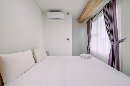 Foto 5 - Modern Look And Comfy 2Br Transpark Cibubur Apartment