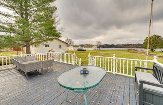 Foto 1 - All-season Lakefront Reed City Home on 2 Acres