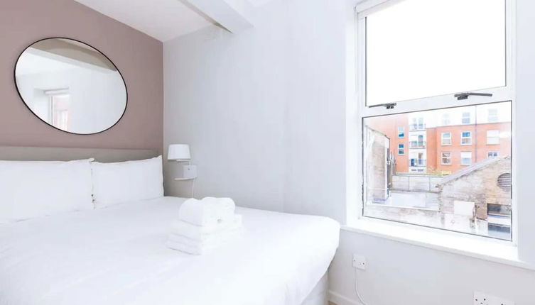 Photo 1 - Relaxing 1BD Flat With a Roof Terrace - Portobello