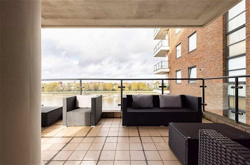 Photo 21 - The River Thames View - Stunning 2bdr Flat With Study Room + Balcony