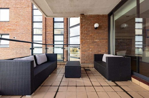 Photo 23 - The River Thames View - Stunning 2bdr Flat With Study Room + Balcony