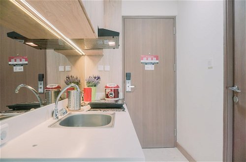 Photo 6 - Good Choice And Homey Studio Apartment At B Residence