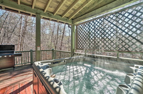 Photo 4 - Outdoor Adventure - Charming Cabin w/ Hot Tub