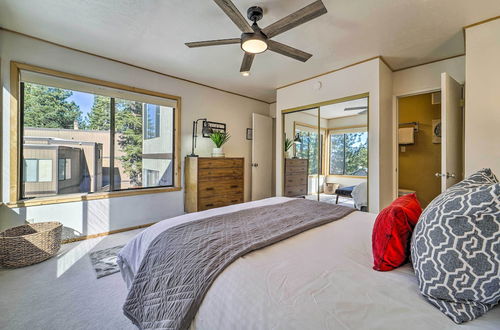 Foto 10 - Tahoe Area Townhome w/ Pool & Mountain Views