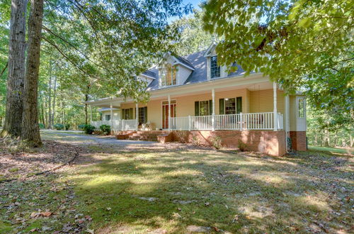 Foto 2 - Lakefront Hartwell Retreat w/ Gas Grill & Deck