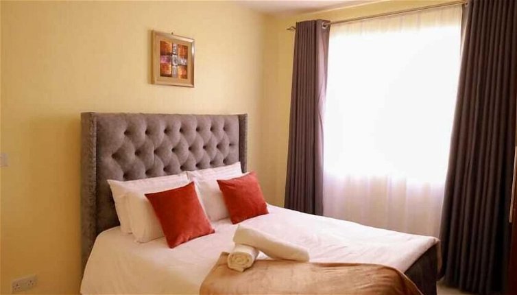 Photo 1 - Lux Suites Greatwall Getaway Apartments