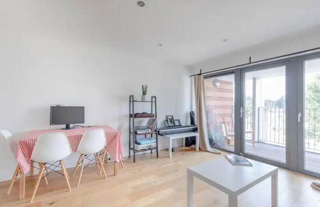 Vibrant 1BD Flat w/ Private Balcony, Camberwell! - Photo 15