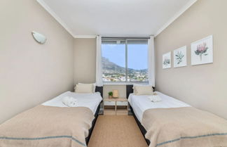 Photo 1 - Picturesque 2BD Apartment With Table Mountain View