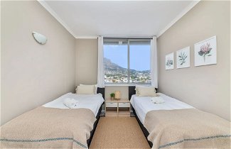 Photo 1 - Picturesque 2BD Apartment With Table Mountain View