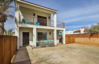 Foto 1 - Tucson Home w/ Wraparound Balcony, Walk to U of A