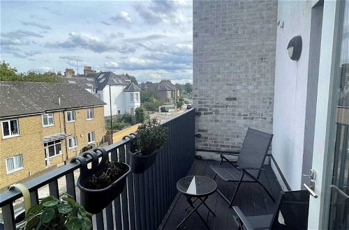 Foto 11 - Lovely 2BD Flat With Roof Terrace - Herne Hill