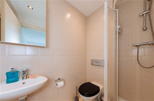 Photo 11 - Contemporary 2BD Flat by the Grand Canal - Dublin