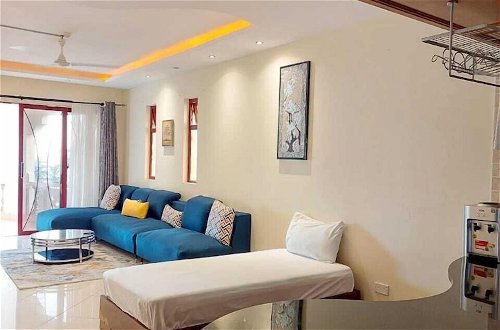 Foto 21 - Lux Suites Shanzu Oceanfront Apartments