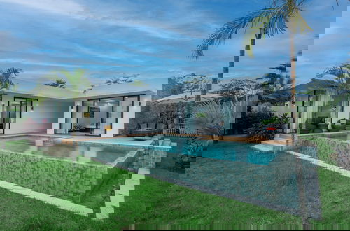 Photo 17 - Wonderland Suites and Resort